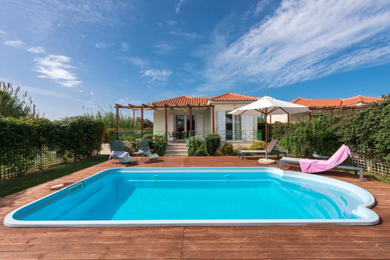 Venus Villa With Private Pool, 2Min To The Beach Finikounta Exterior foto